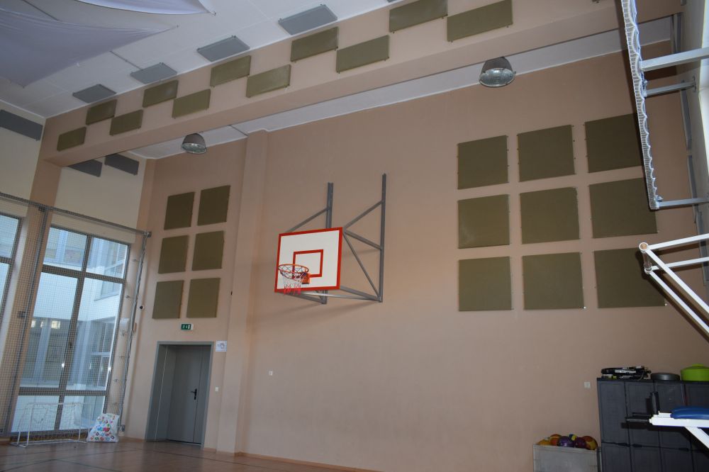Acoustic treatment of a school gymnasium