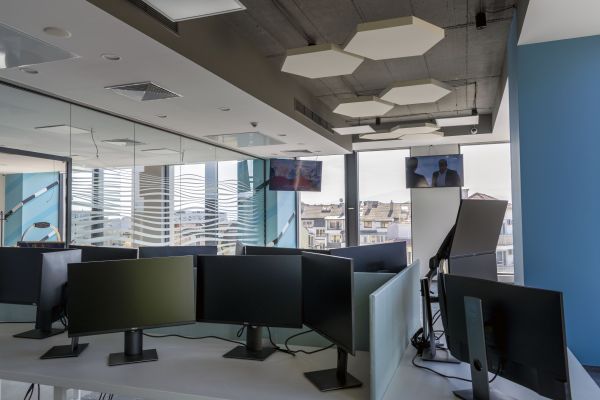 Acoustic baffles in an IT office