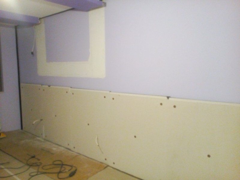 Sound insulation of walls in an apartment