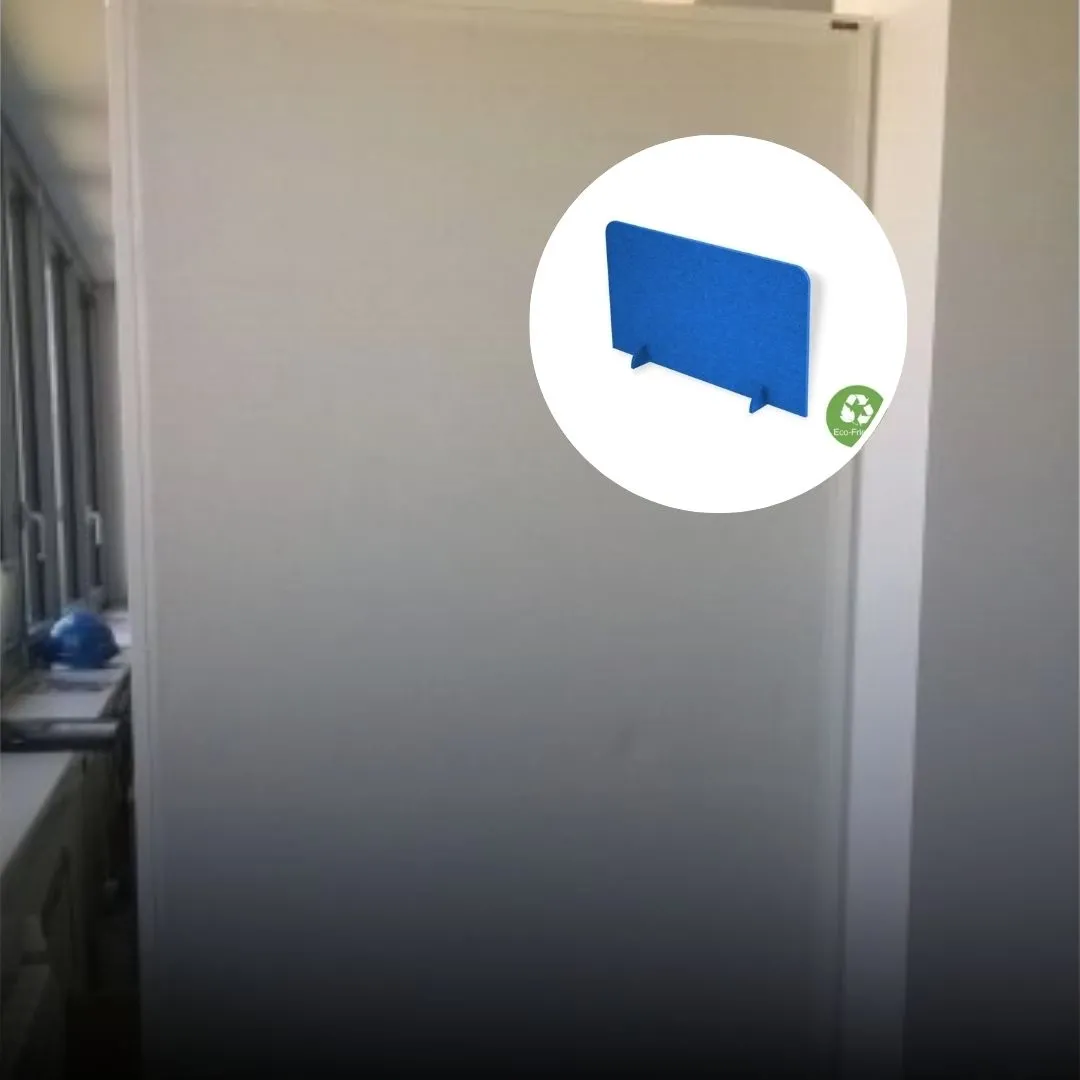 Аcoustic screen in an office with reverberation