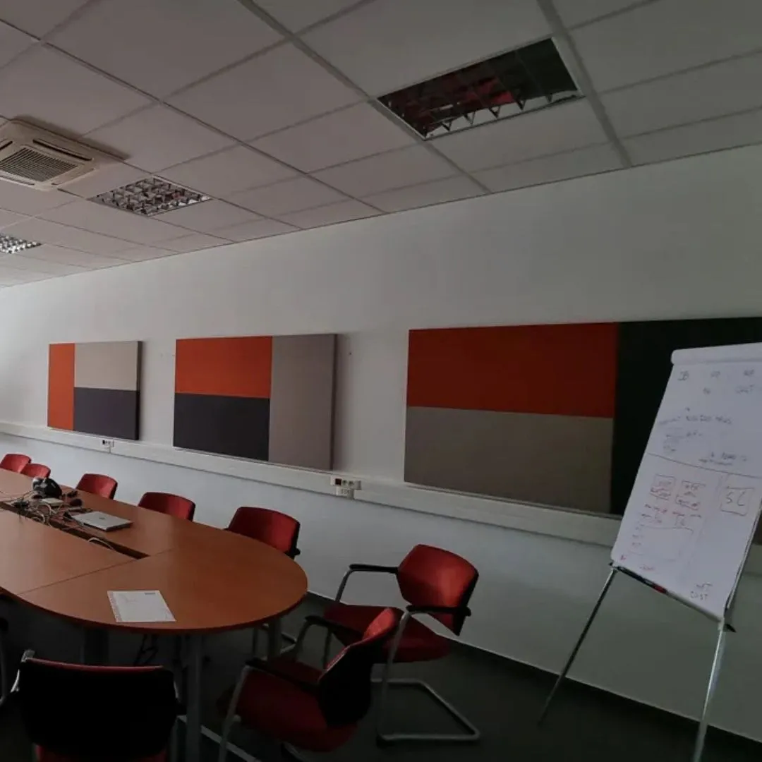 Acoustic Upgrade for CESAM’s Meeting Room with Wall Panels