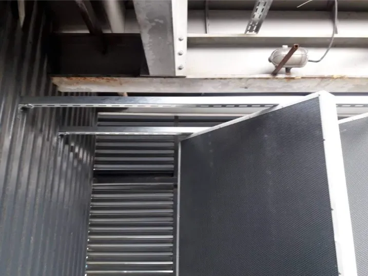 Soundproofing rooftop chillers at Banca Intesa