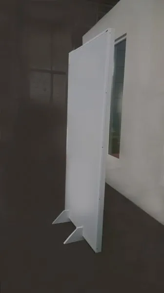 Аcoustic screen in an office with reverberation