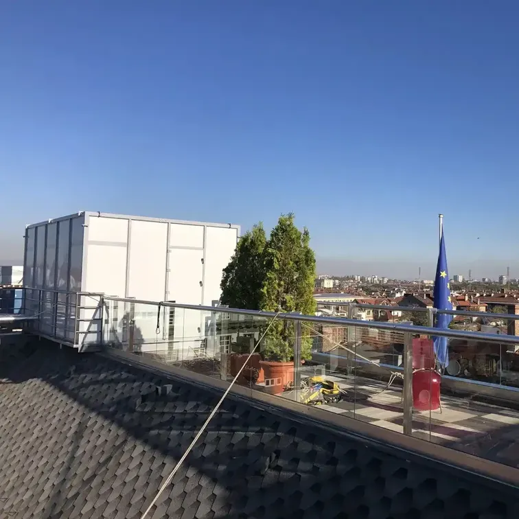 Noise from the European Parliament building